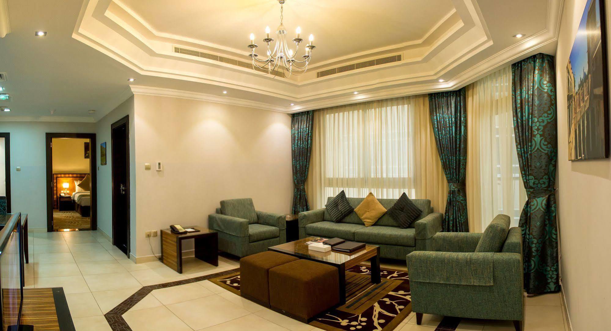 Al Majaz Premiere Hotel Apartments Σάρτζα Εξωτερικό φωτογραφία